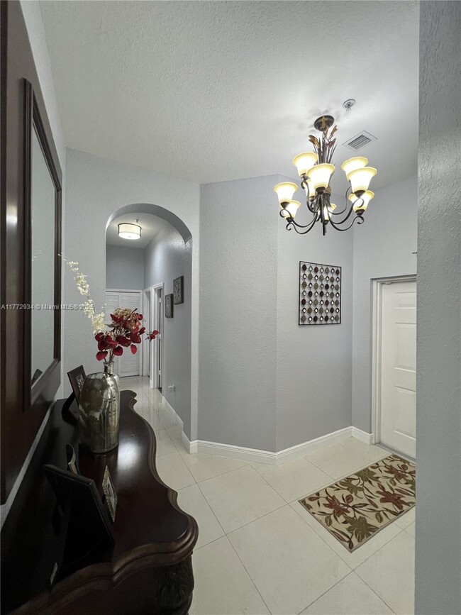 Building Photo - 4435 SW 160th Ave