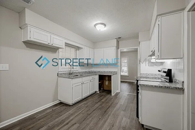 Building Photo - 5044 Old Post Rd