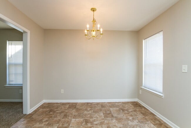 Foto del edificio - 933 Grass Hollow Ct