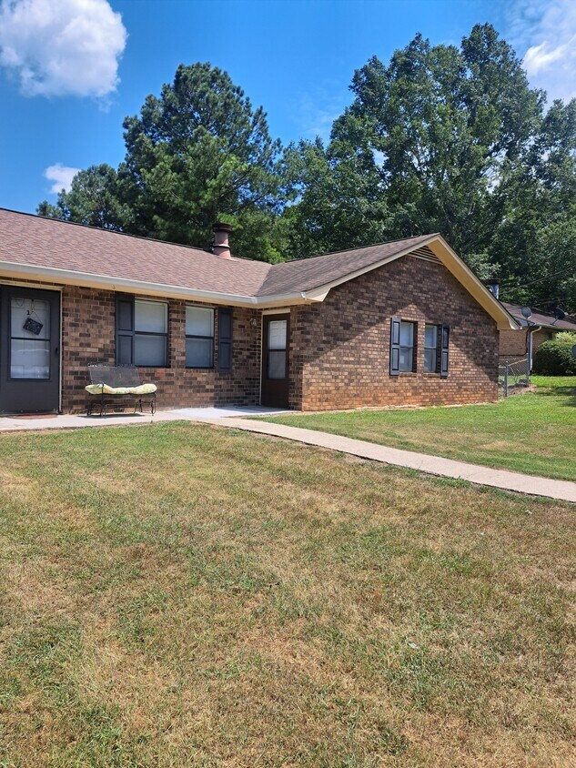 Foto principal - 271 E Wright St