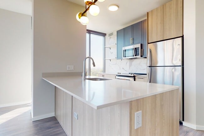 Interior Photo - 5252