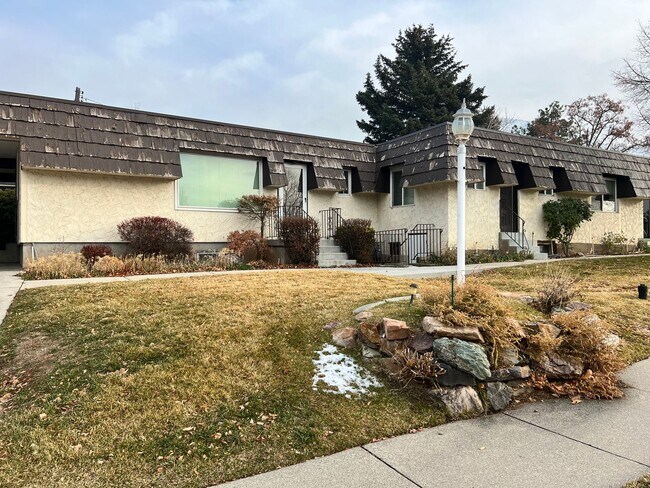 Building Photo - Millcreek Duplex