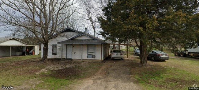 Building Photo - 104 Willow Brook Dr
