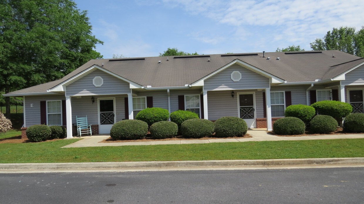 Spring Haven Apartments in Cave Spring, GA