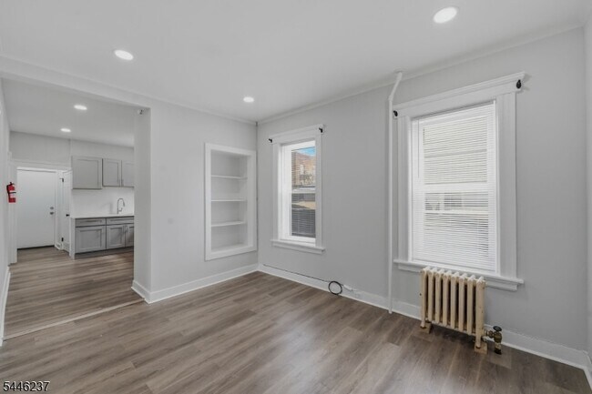 Foto del edificio - 489 E 22nd St