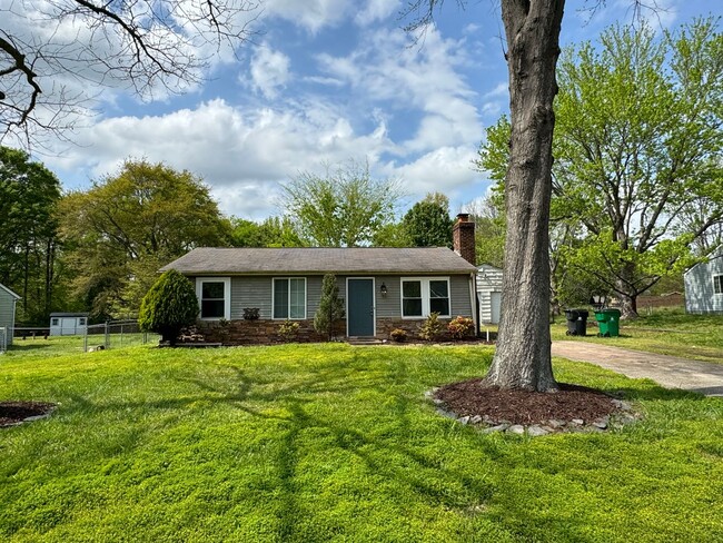 Building Photo - Adorable Ranch with Updates in Steele Cree...