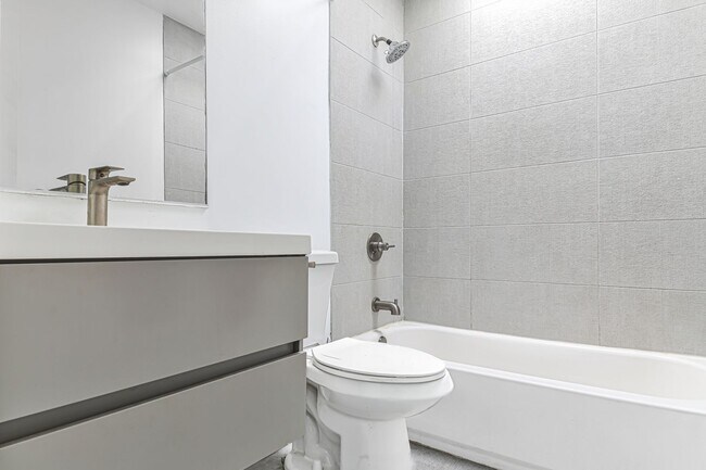 Building Photo - 5005 August St