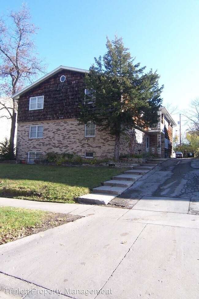 Foto del edificio - 216 Campus Ave