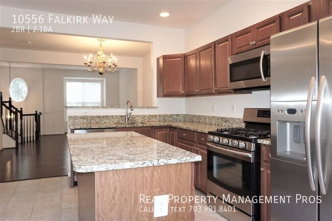 Building Photo - 2 Bedroom Townhome near I-66!