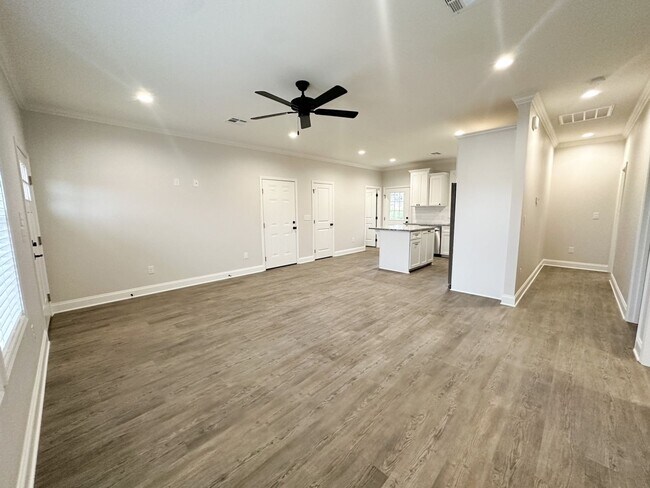 Building Photo - 3 bedroom 2 bath New Construction home loc...