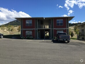 Building Photo - 2886 Overlook Blvd