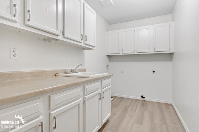 Foto del edificio - Remodeled 4Bdm 2Ba Downtown Duplex in Phoenix