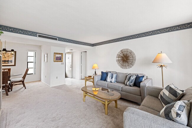 Foto del edificio - 933 Collier Ct