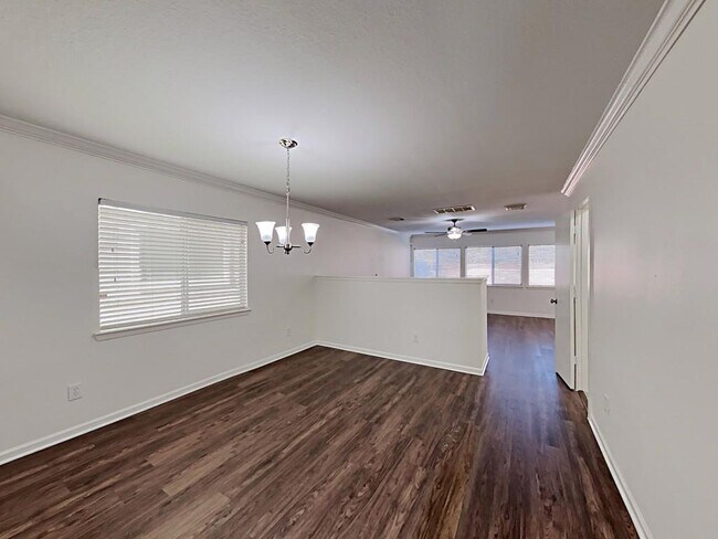 Building Photo - 7415 Ravenswood