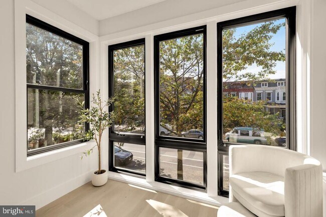 Foto del edificio - 3923 14th St NW