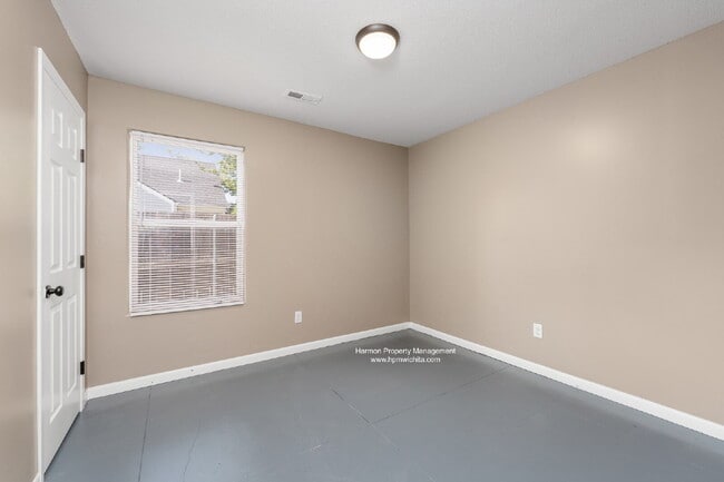 Building Photo - 1258 N Curtis Ct