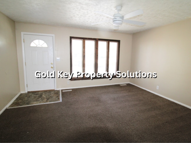 Foto del edificio - Spacious 3 BR 1 BA Ranch with Main-Level L...