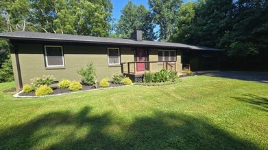 Building Photo - 65 Poppy Ln