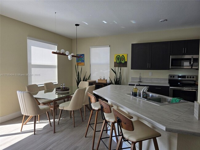 Foto del edificio - 1437 SE 27th Terrace