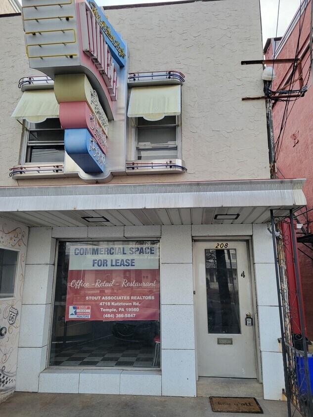 Primary Photo - 210 State St
