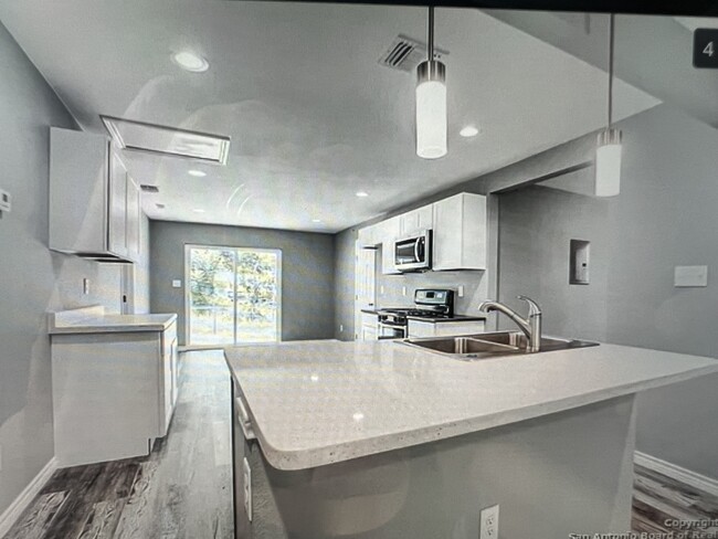 Building Photo - 550 Fitch St