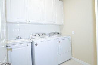 Building Photo - 28725 Alessandria Cir