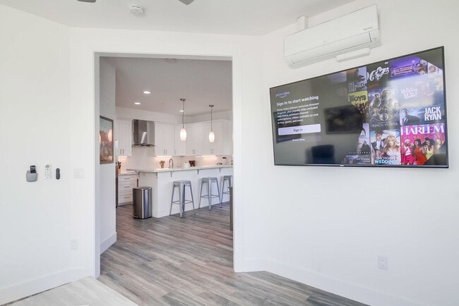 Building Photo - 4505 Park Blvd