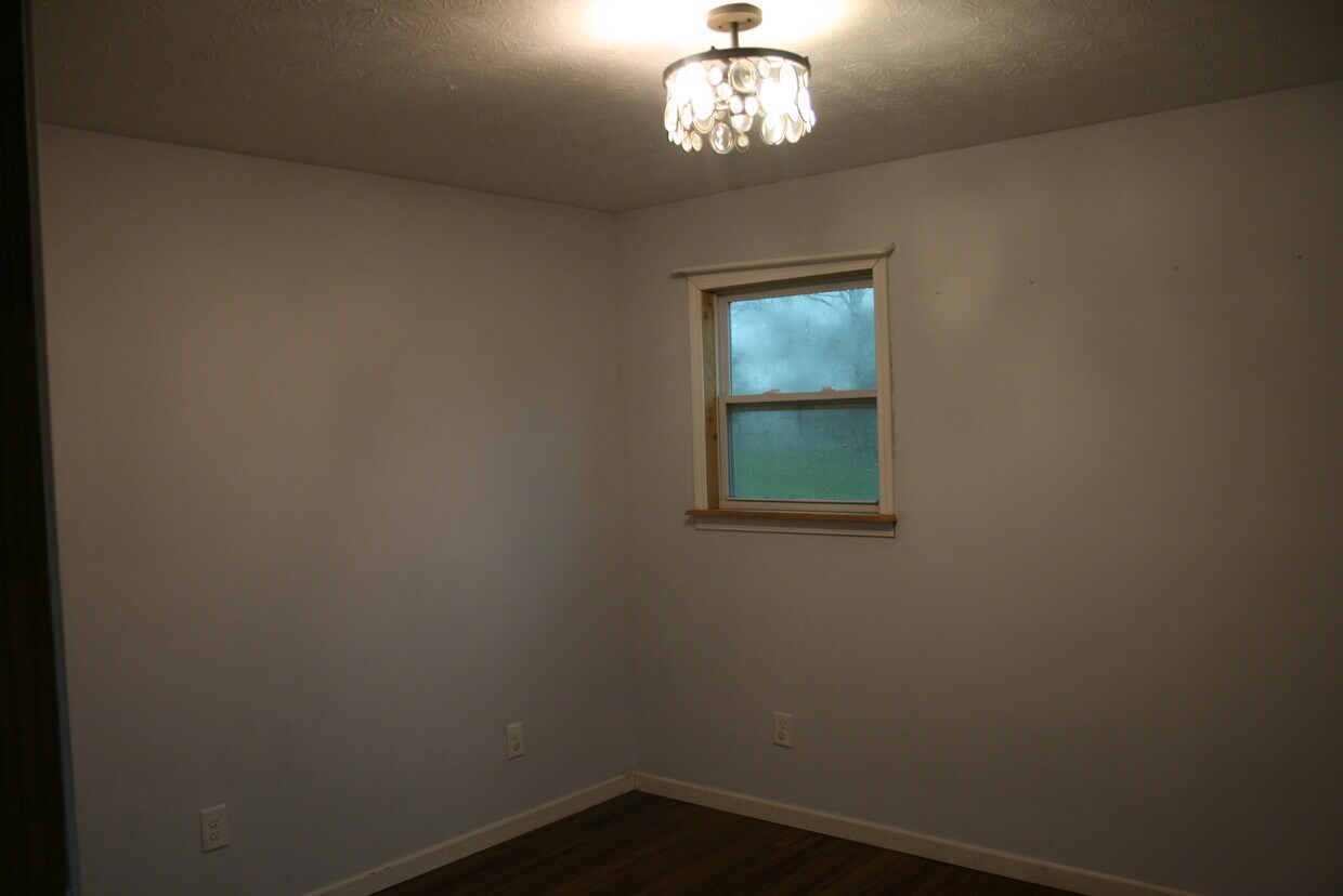 Primary Photo - 142 Reeves Rd