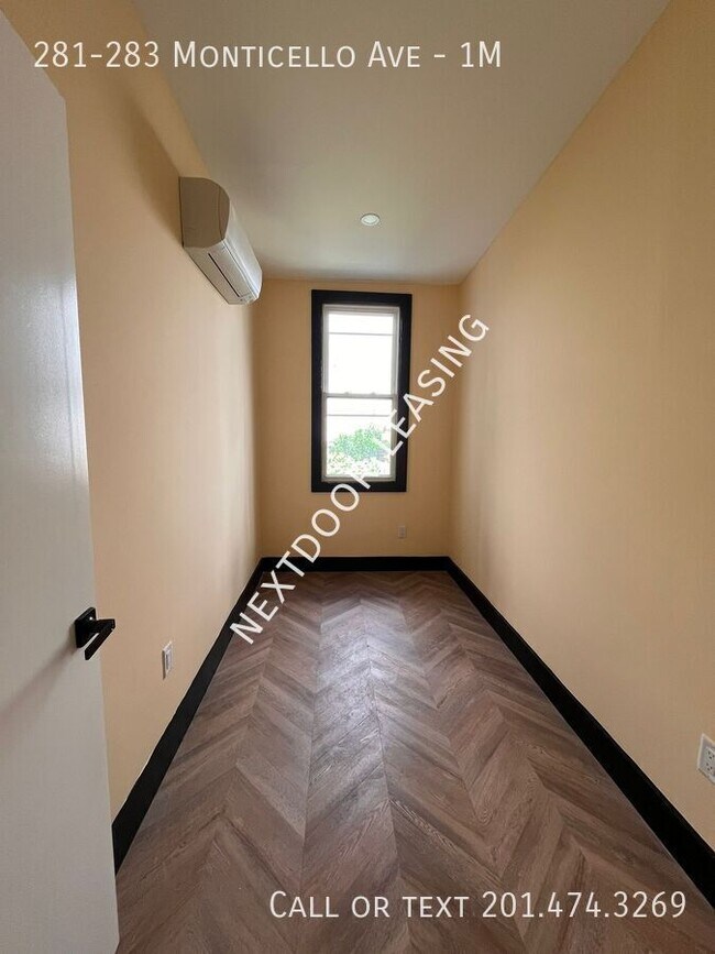 Foto del edificio - 281-283 Monticello Ave-1M