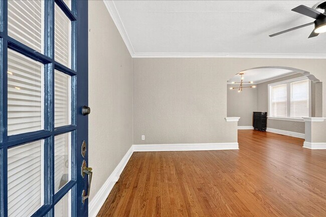 Building Photo - 4967 Miami St