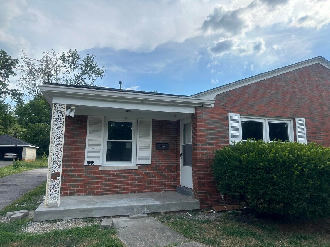 Primary Photo - 126 Greenbriar Rd