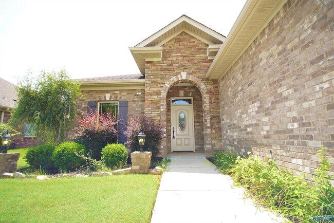 Building Photo - 109 Wolf Creek Trail SW