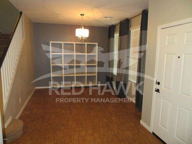 Building Photo - 980 S Huish Dr