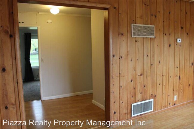 Building Photo - 2 br, 1 bath House - 1102 Bennett Road