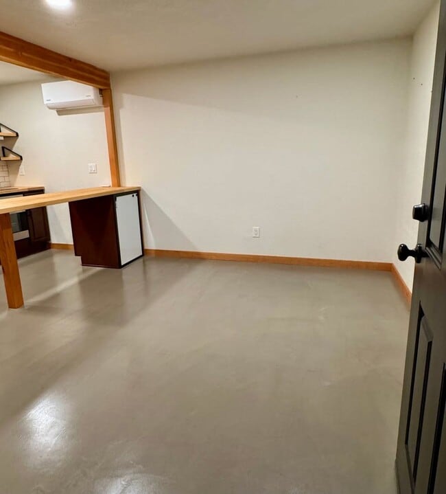 Photo - Charming 1BR in Convenient Eugene Location! House