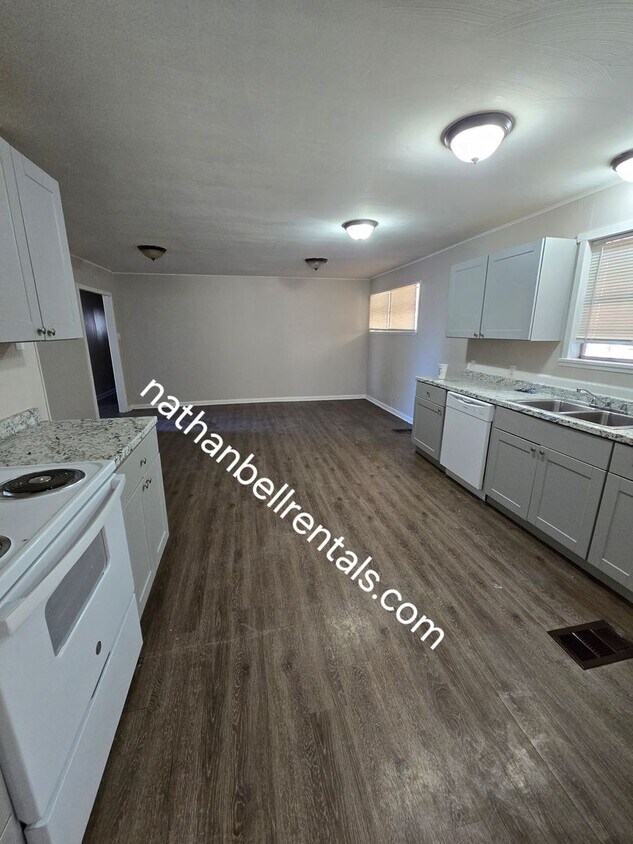 Foto principal - 1295 E Houston St