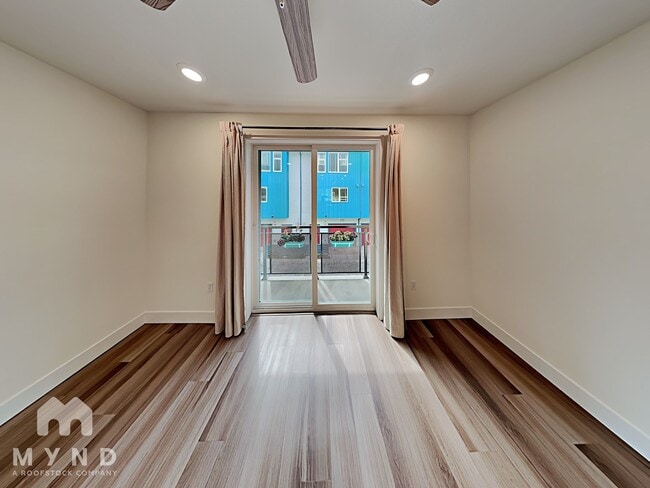 Building Photo - 981 41st St #114