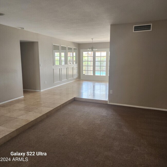 Foto del edificio - 6243 E Gelding Dr