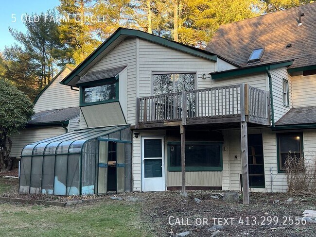 Foto del edificio - Absolute Gem Nestled In The Private Hills ...