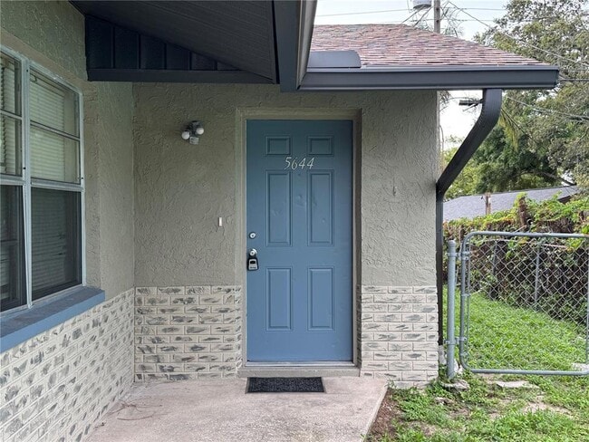 Building Photo - 5644 Silver Spur Dr
