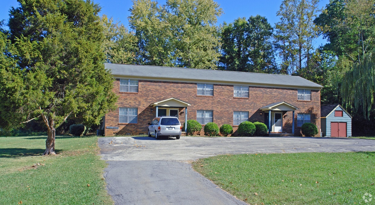 Building Photo - 810 Teaberry Ln