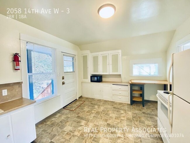 Building Photo - 2058 14th Ave W