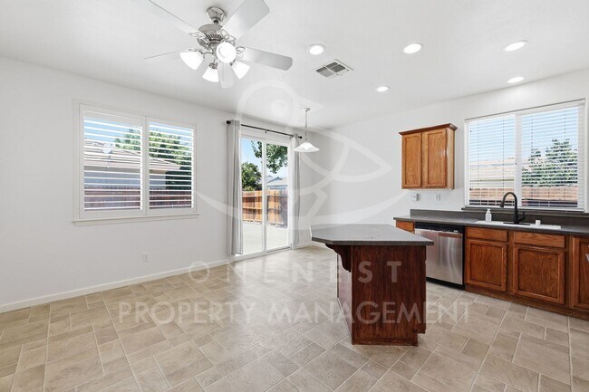 Foto del edificio - 3518 Garden Rose Dr