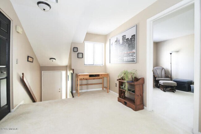 Foto del edificio - Great Condo in Woodbridge Hills