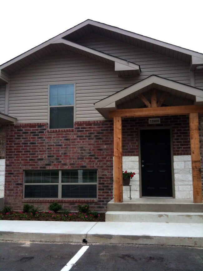 Foto del edificio - Lease Takeover Opportunity Available! 2 Bedroom Town house for Rent in Lindale!