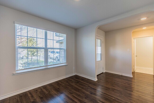 Building Photo - 2918 Lindenwood Run