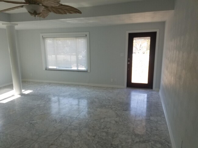 Foto del edificio - 4021 W Cass St