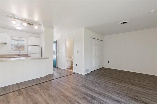 Foto del edificio - Flint Rd Apartments (Burneway Drive LLC)