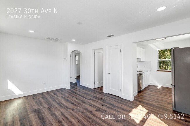 Foto del edificio - 2027 30th Ave N