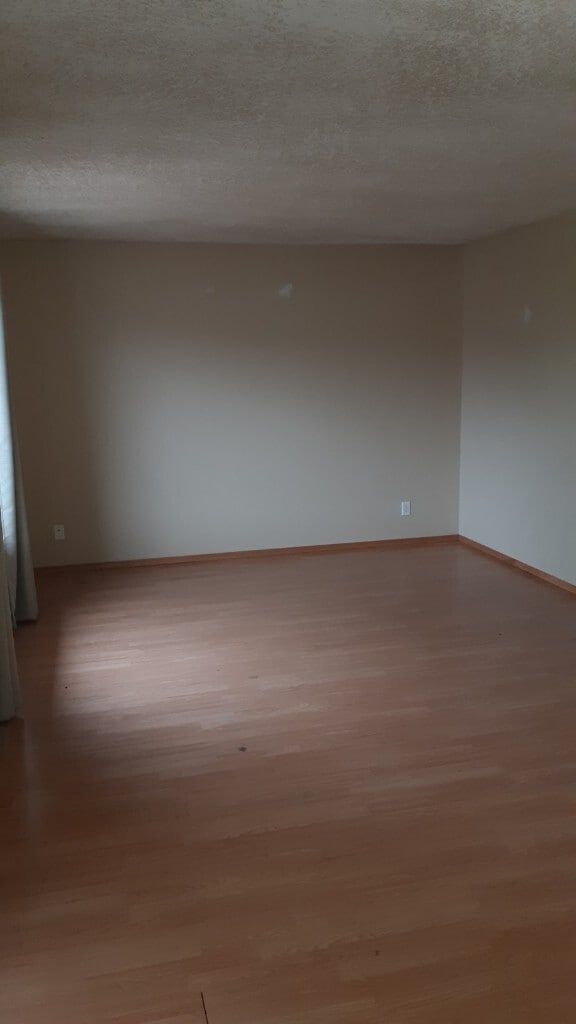 Building Photo - 3 Bed 2 Bath Unit in Blackfalds, AB